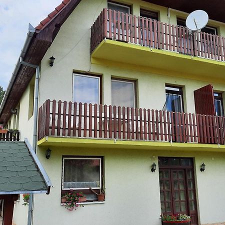 Apartmanhaz Balatonfenyves Appartement Buitenkant foto