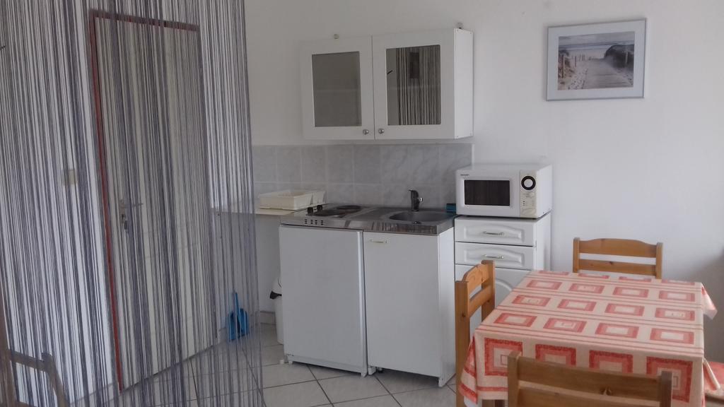Apartmanhaz Balatonfenyves Appartement Buitenkant foto