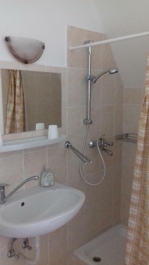 Apartmanhaz Balatonfenyves Appartement Buitenkant foto